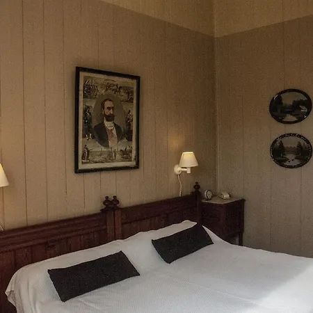 Hotel Des Pins 2*